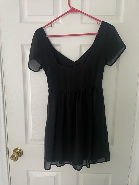 Hollister Dresses & Skirts - Black Short Sleeve Babydoll Mini Dress